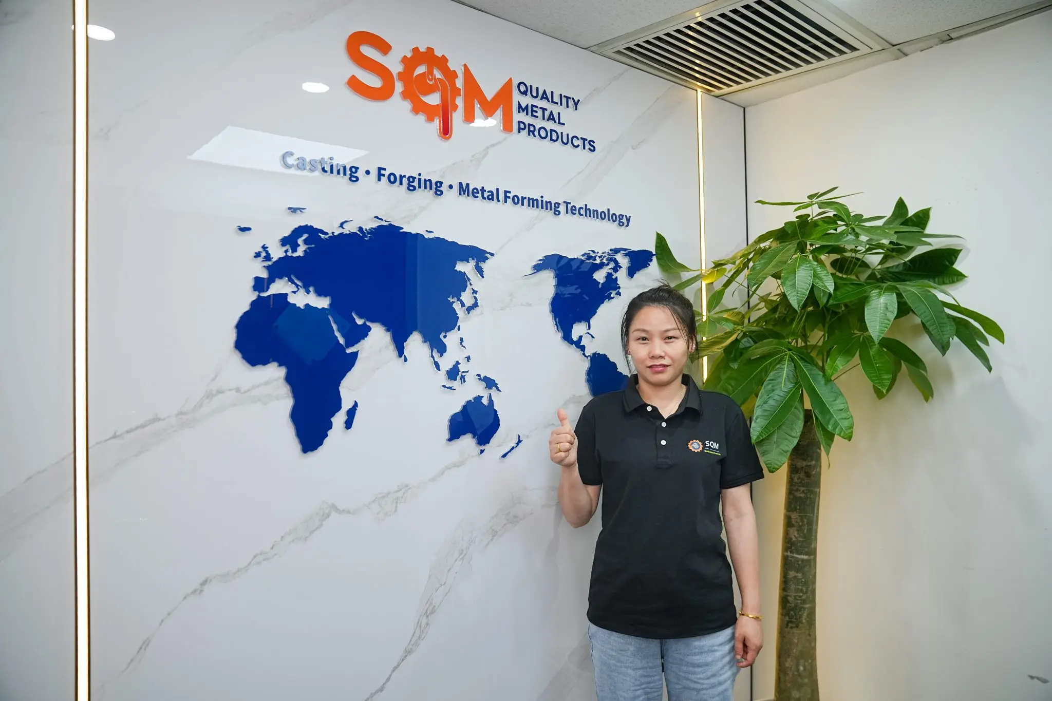Logistic-Manager-Xiaoju-Cheng-2048x1365